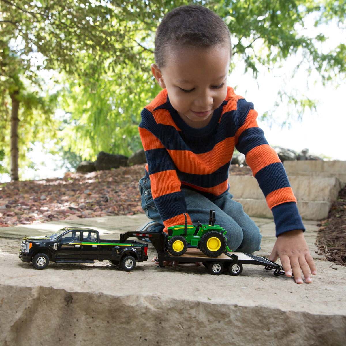 1:32 Ford Pickup with Trailer & John Deere 5075E Tractor