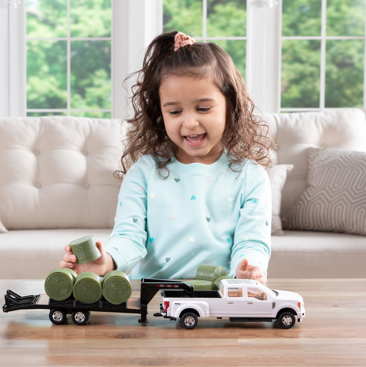 1:32 Ford Pickup with Trailer & Bale Holder