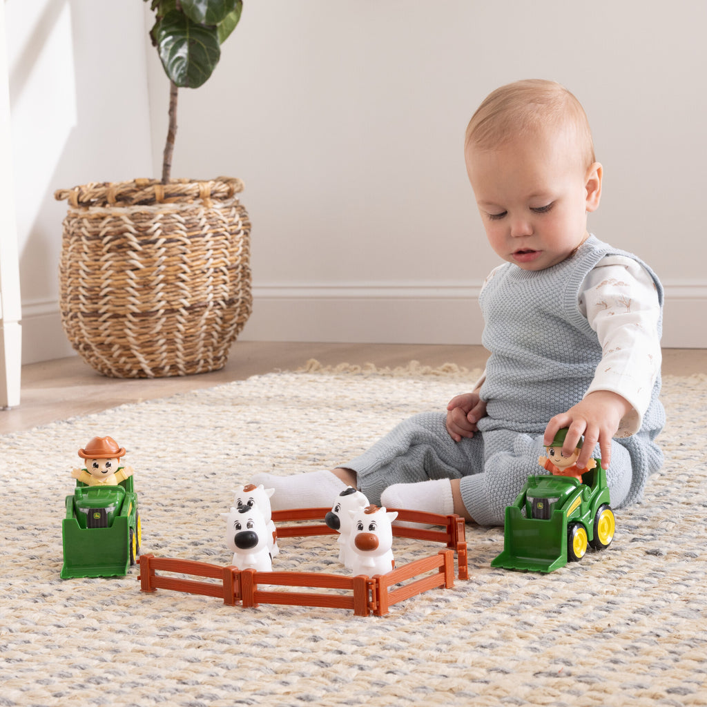 John Deere Cows Are Out Play Set