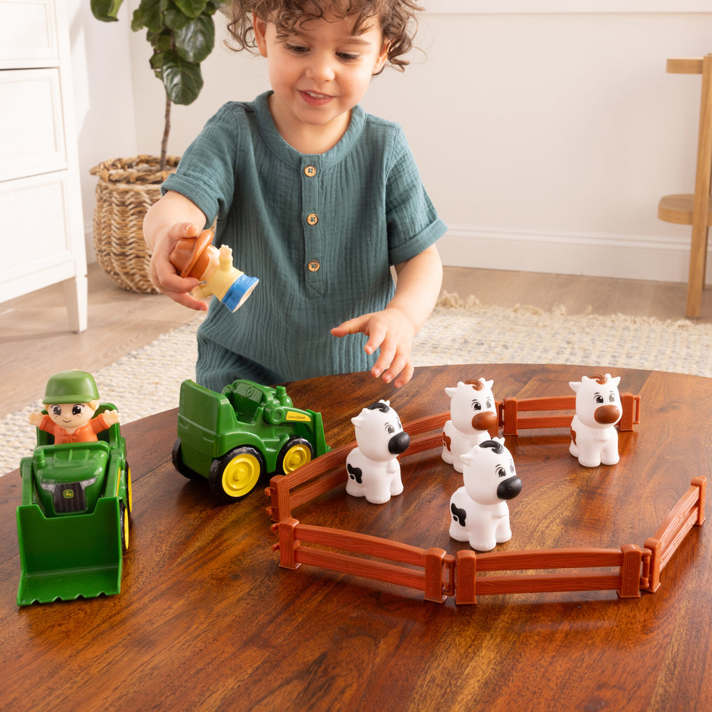 John Deere Cows Are Out Play Set