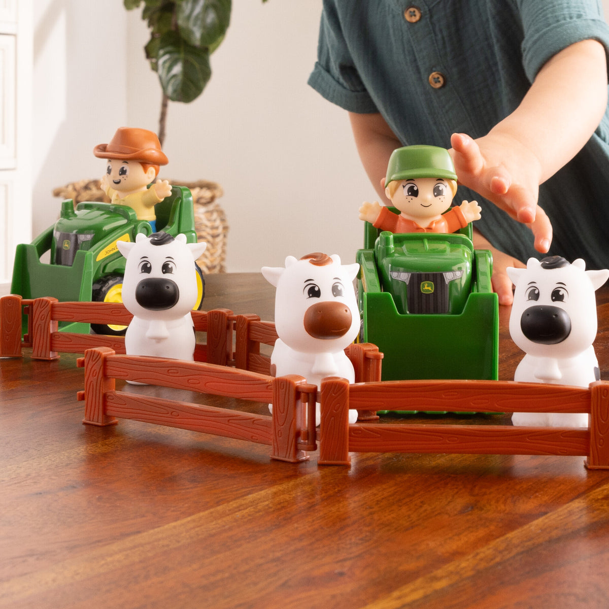 John Deere Cows Are Out Play Set