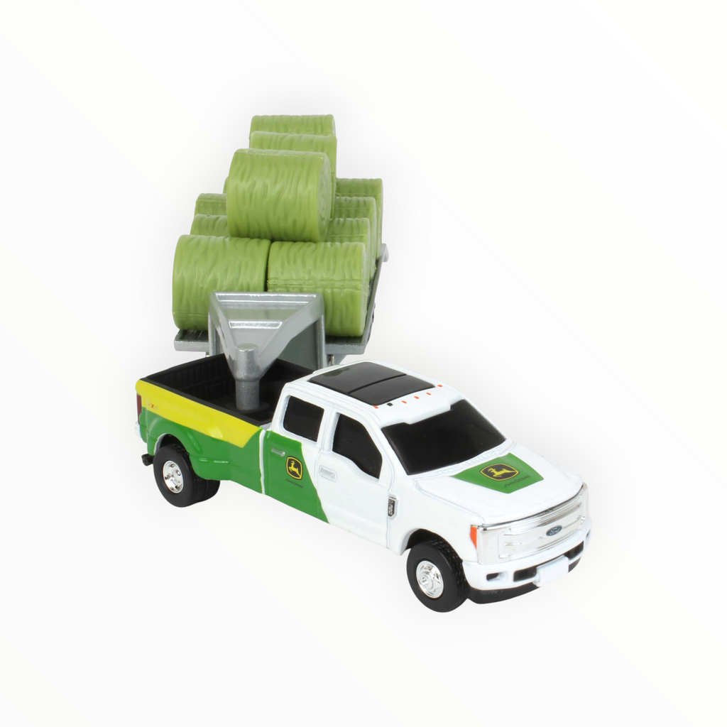 1:64 Pick & Trailer with Round Bales
