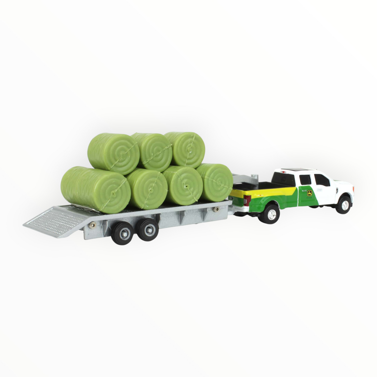 1:64 Pick & Trailer with Round Bales