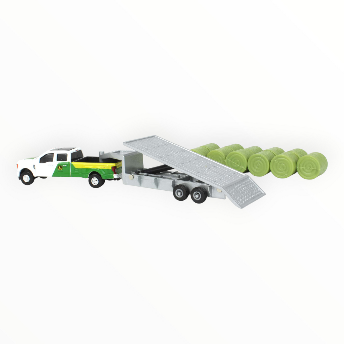 1:64 Pick & Trailer with Round Bales