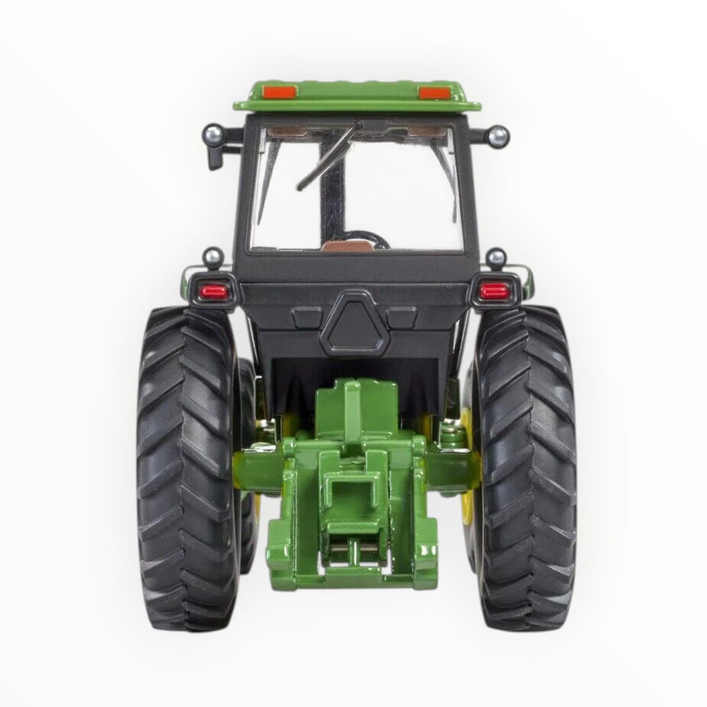 1:32 4450 MFWD Tractor